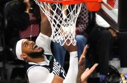 开云体育app-独行侠客场大胜尼克斯，全队篮球发挥出色