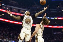 开云体育APP下载-鹈鹕力克四川队，浓眉哥点燃赛场