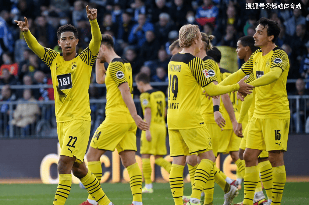 包含多特蒙德全队协力，击败对手实现胜利的词条