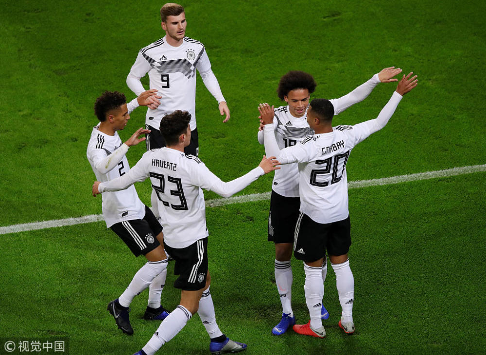 包含瑞士完胜尤文，萨内送出助攻的词条