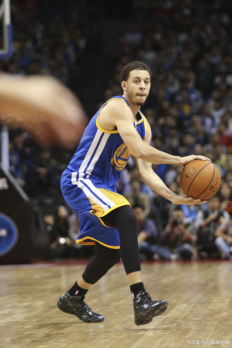 雷霆碾压篮网，库里状态火热