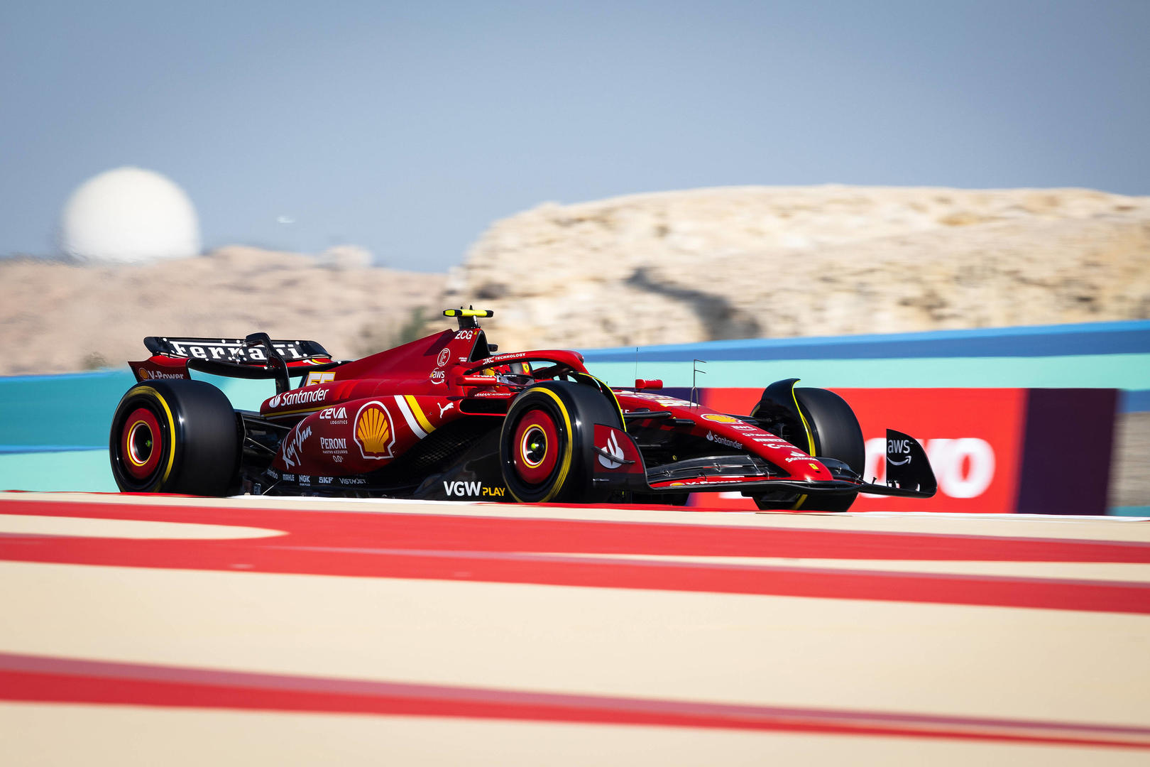 红牛二队鏖战梅赛德斯，周冠宇带队取胜