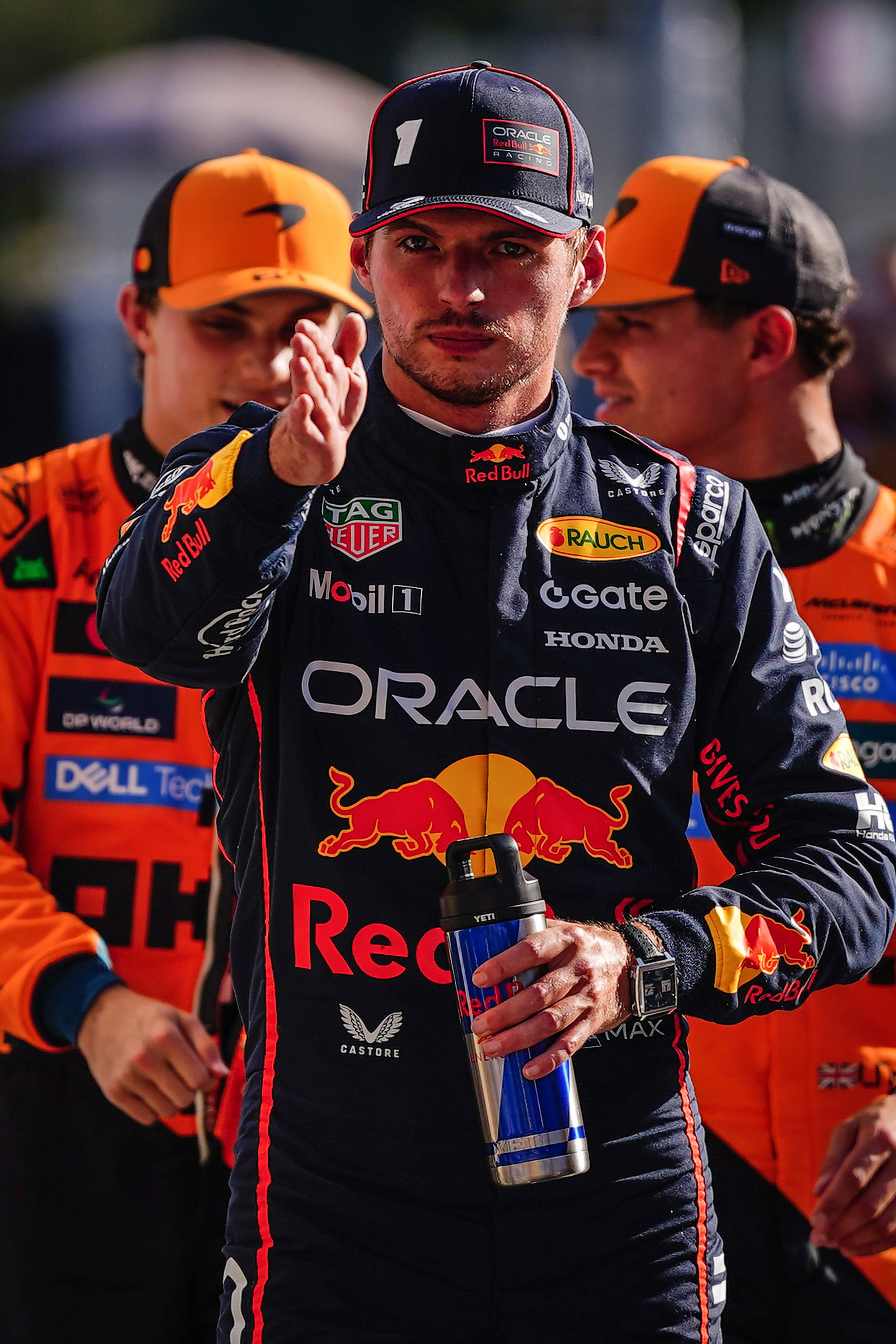 红牛车队横扫红牛二队，塞恩斯高光表现